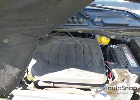 2016 Chrysler Town & Country Touring from USA, damaged, VIN 2C4RC1BG7GR292986